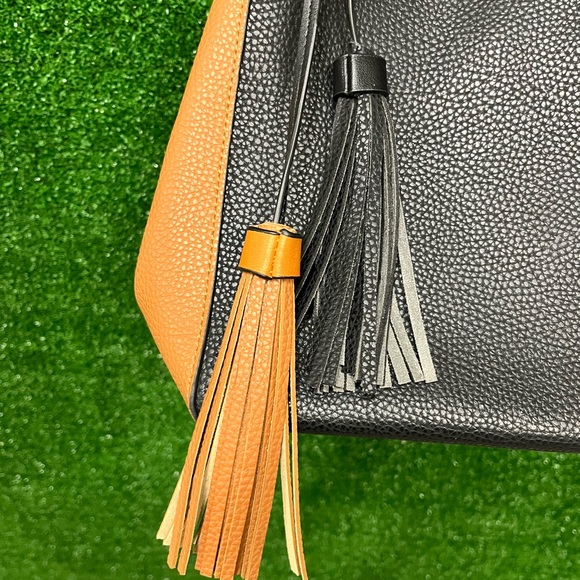 Vintage Celine Pairs black and caramel color block tote with tassels - Picture 6 of 14